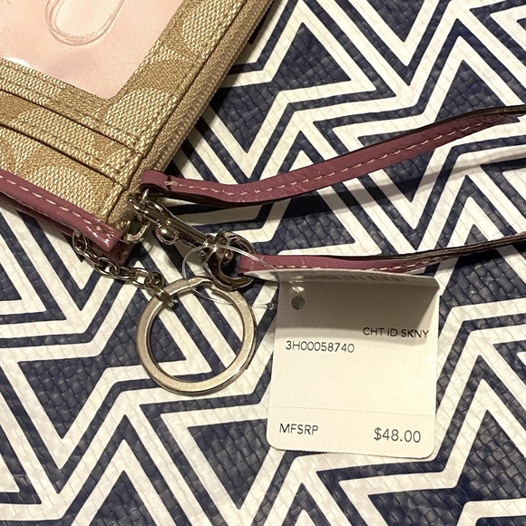 NWT COACH ID Wristlet. - Picture 5 of 5